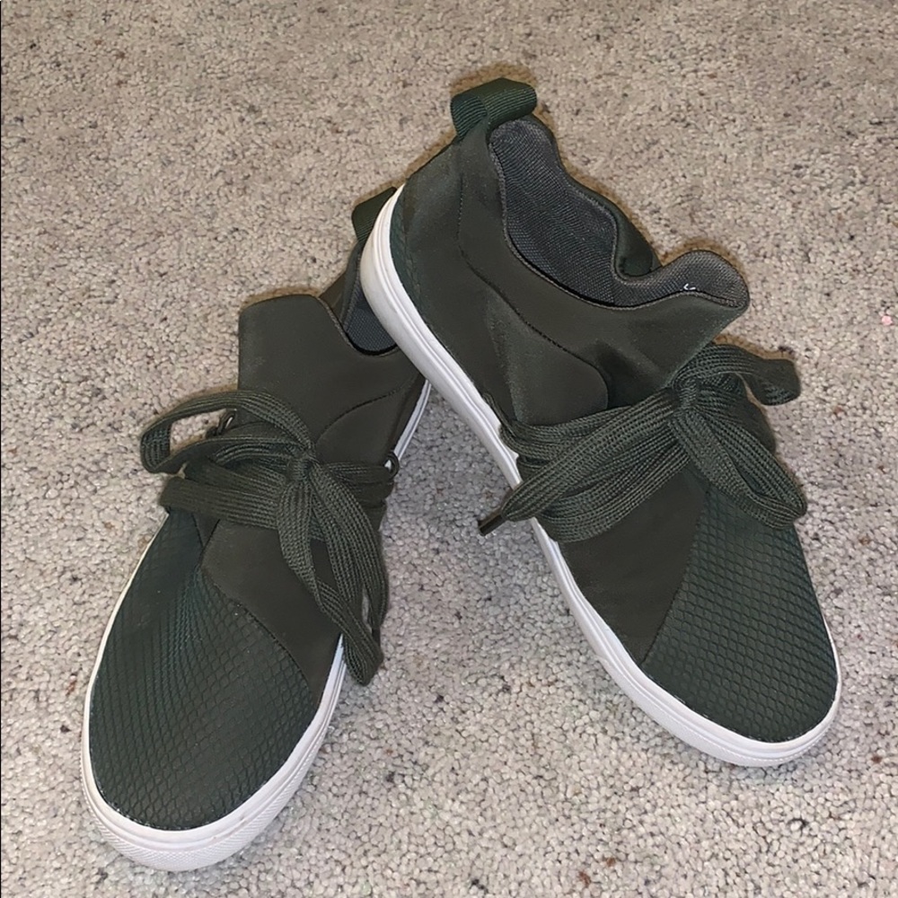 🤩Steve Madden Lancer Sneaker🤩